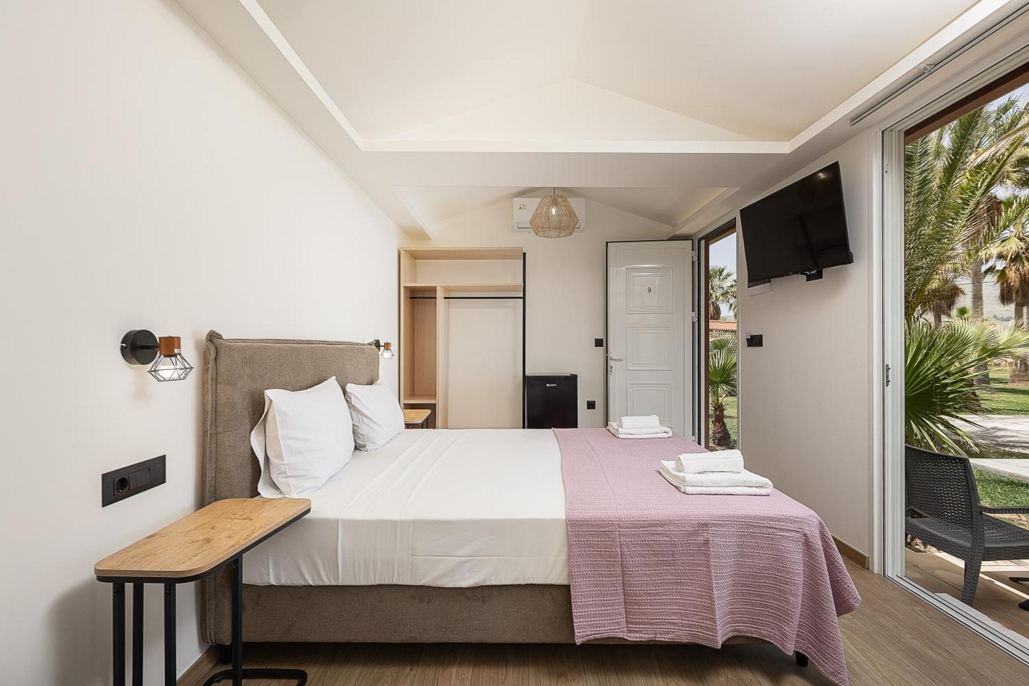 La Palma Beachfront Suites Georgioupoli Exterior foto