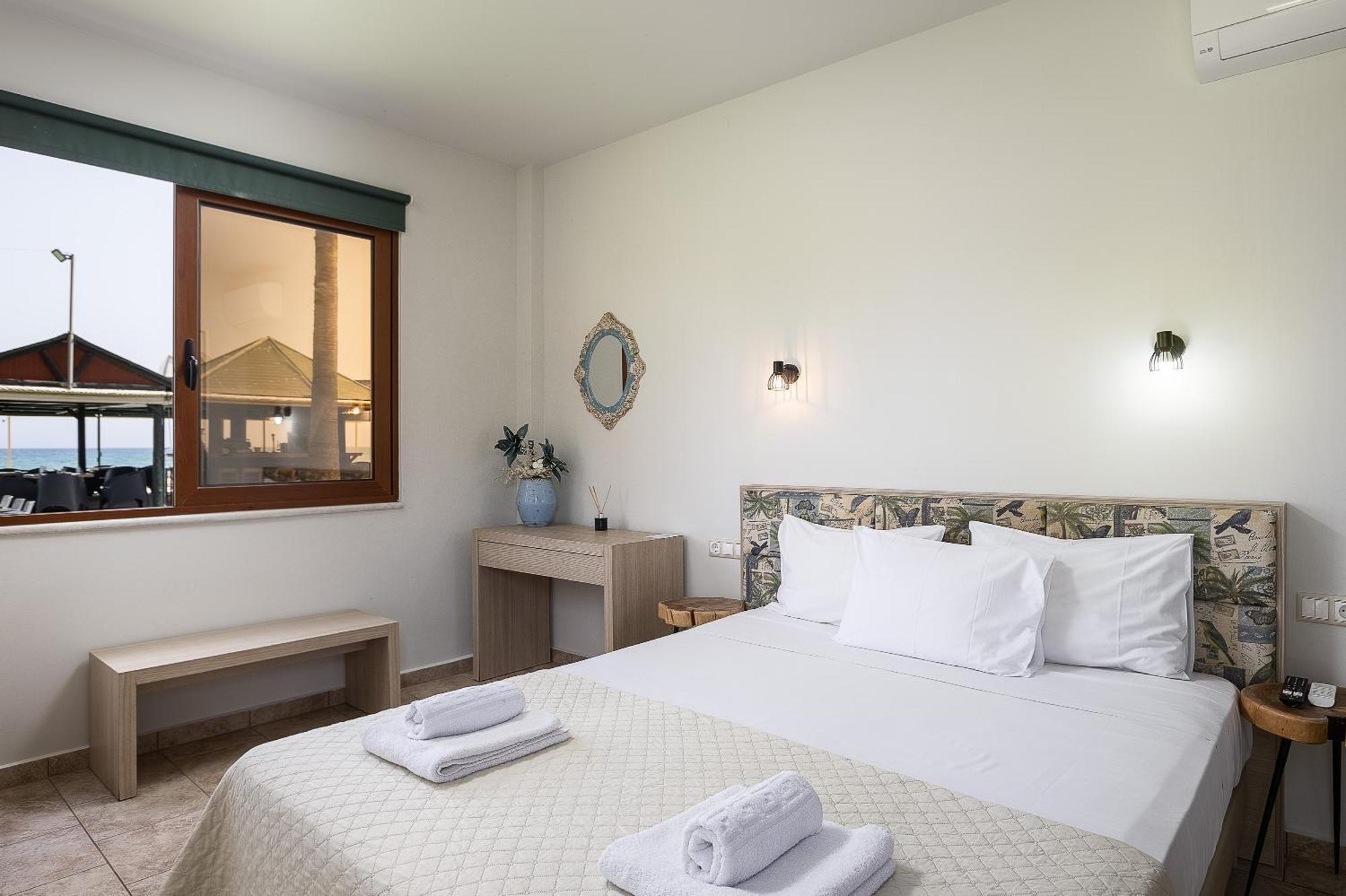 La Palma Beachfront Suites Georgioupoli Exterior foto