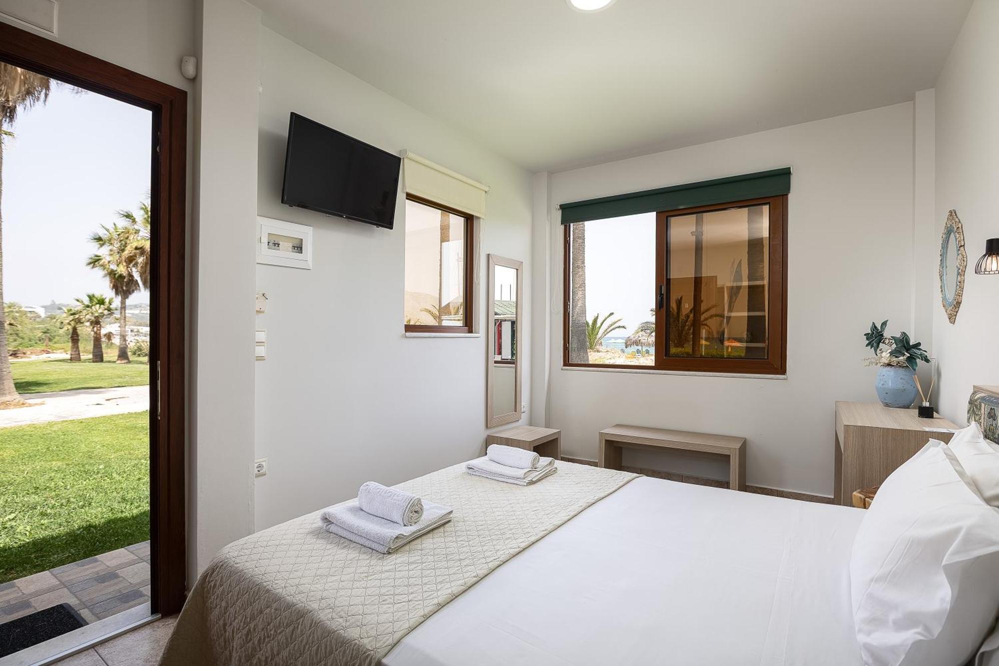 La Palma Beachfront Suites Georgioupoli Exterior foto